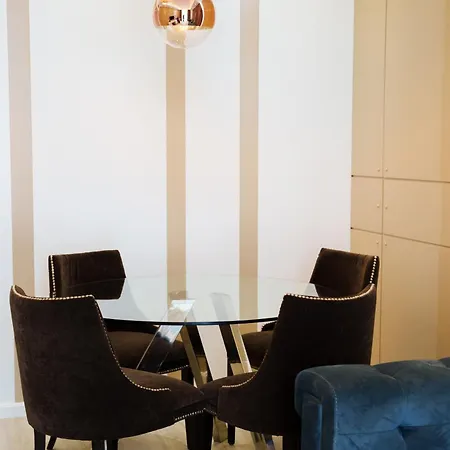 Demi Hotel