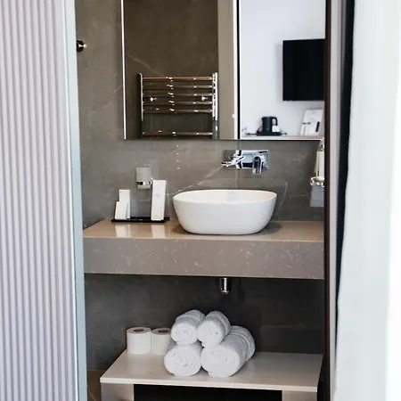 Demi Hotel Sarande