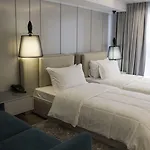 Demi Hotel