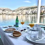 Hotel Demi