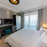 Hotel Demi 4*
