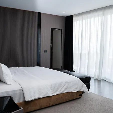 Demi Ξενοδοχείο 4*