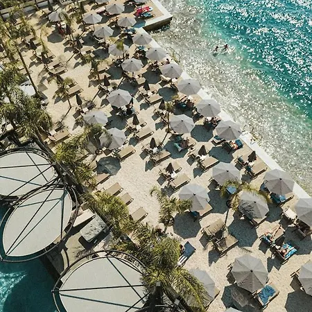 Demi Hotel 4*