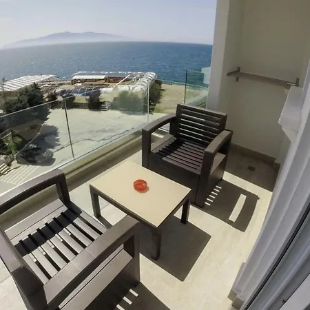 Ξενοδοχείο Demi Σαράντα