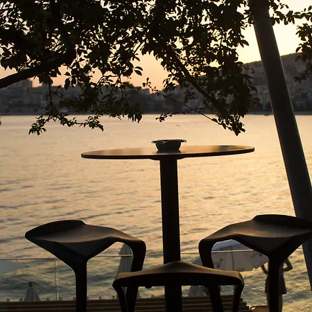 Demi Ξενοδοχείο 4*