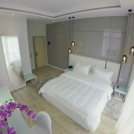 Demi 4* Sarande