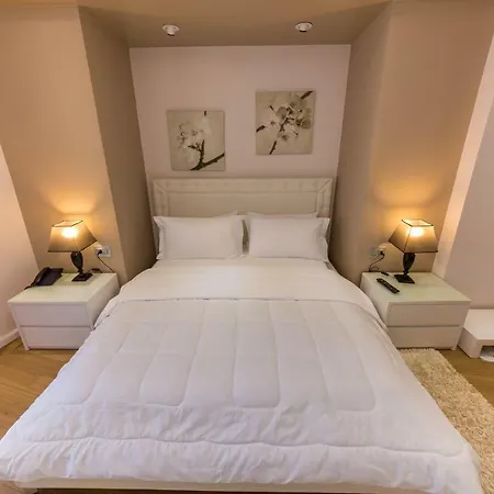 Ξενοδοχείο Demi 4*