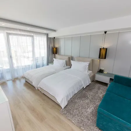 Demi Hotell Sarandë