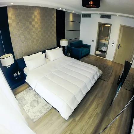 Hotel Demi